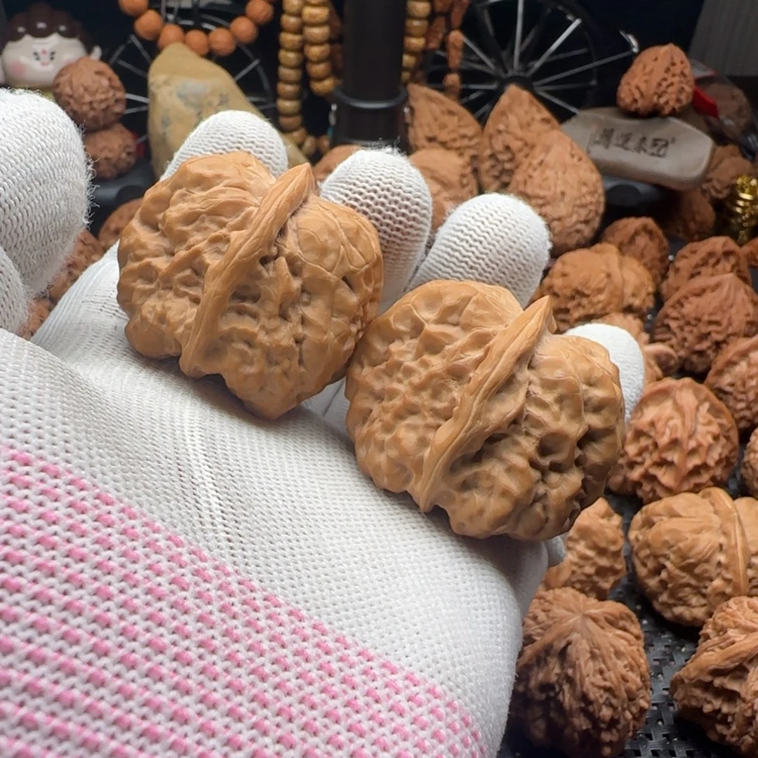 文玩核桃把件蛤蟆头40肚44