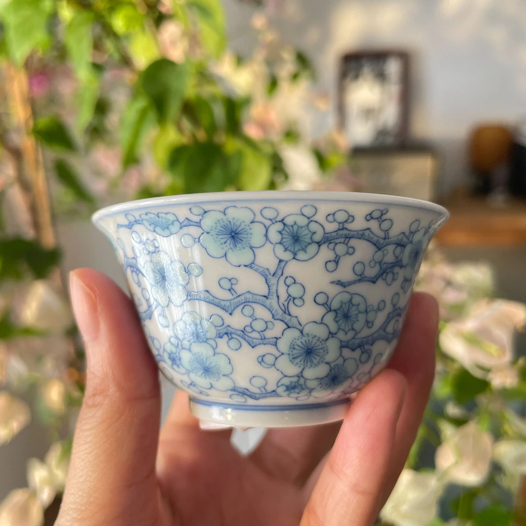 2号拍品斗彩绿梅撇口杯