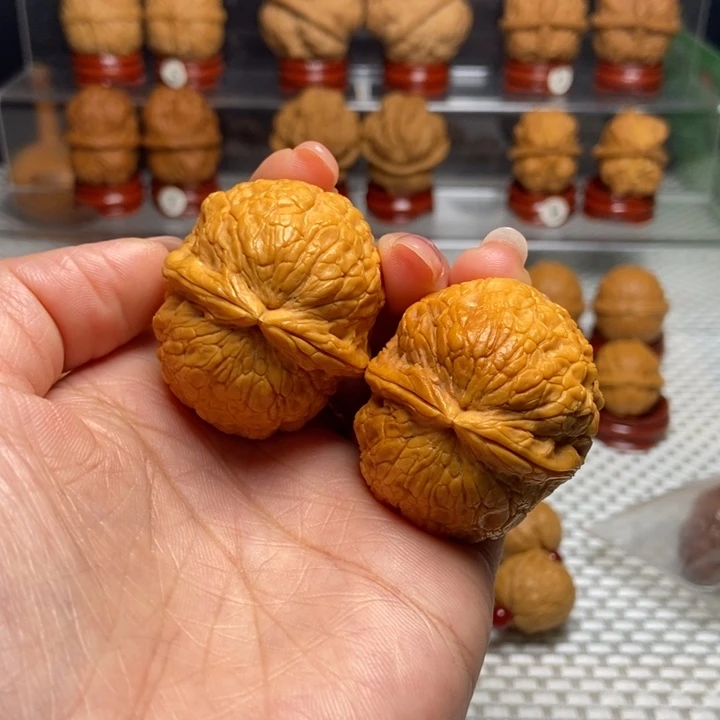 把件文玩核桃16金丝绣球