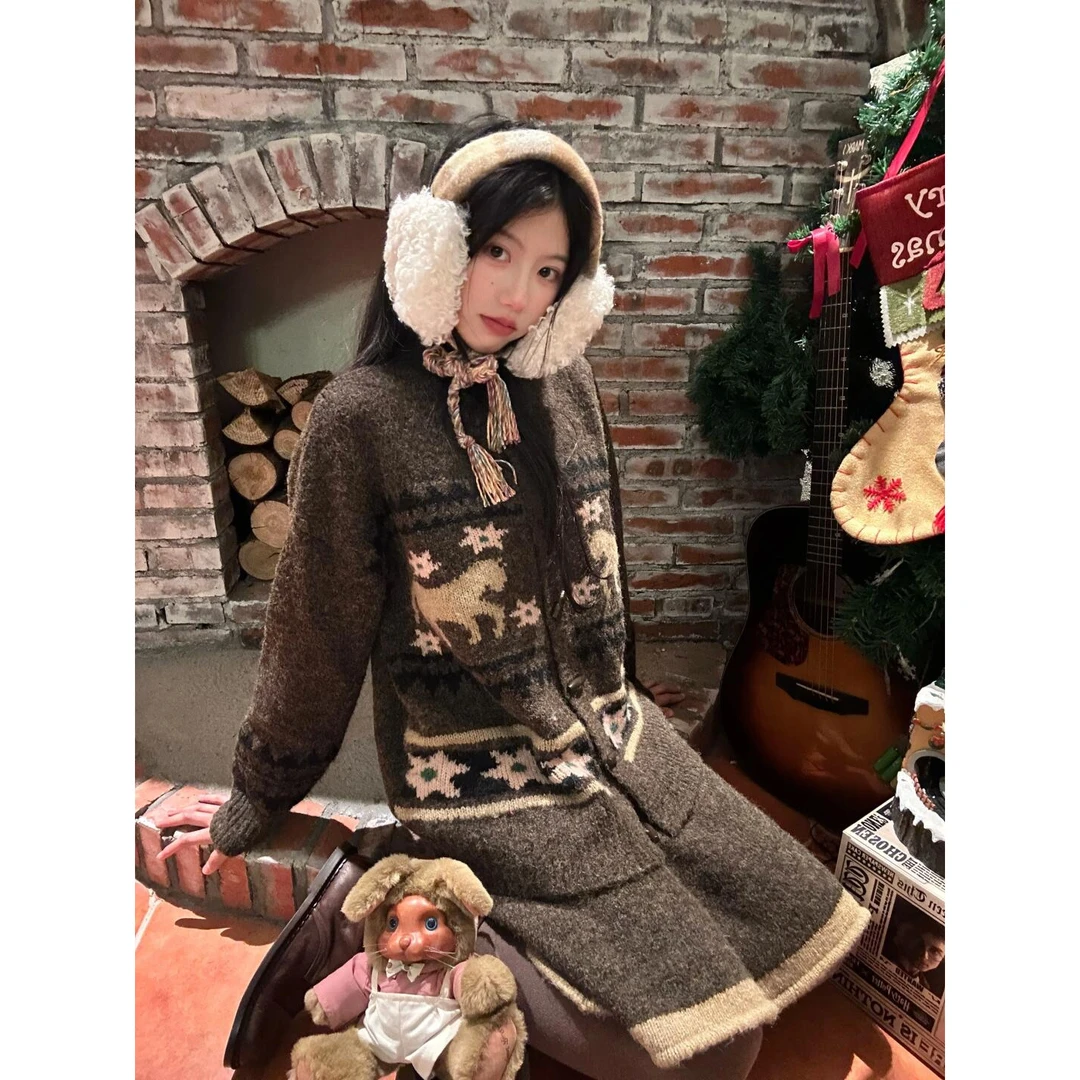 2025早春复古圣诞氛围花纹软糯毛衣开衫套装女洋气减龄百搭半身裙