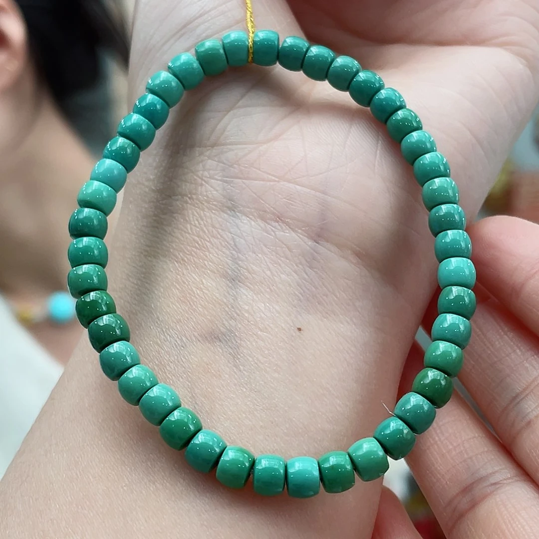 绿松石颈饰未镶嵌