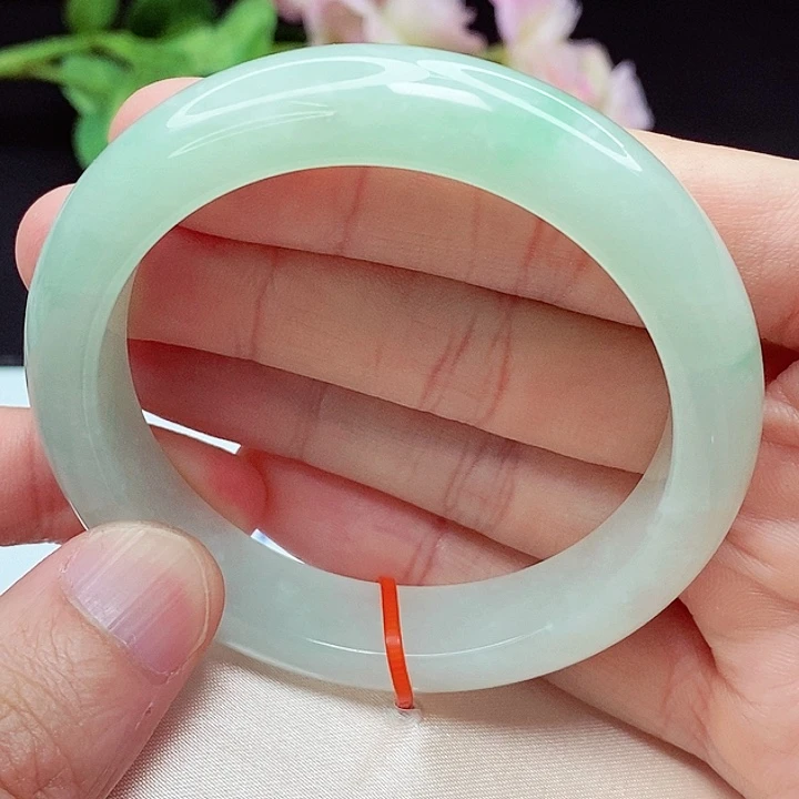 翡翠手镯未镶嵌58圈
