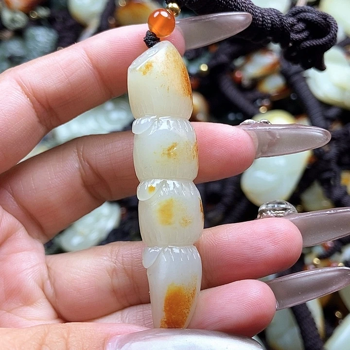 和田玉颈饰未镶嵌