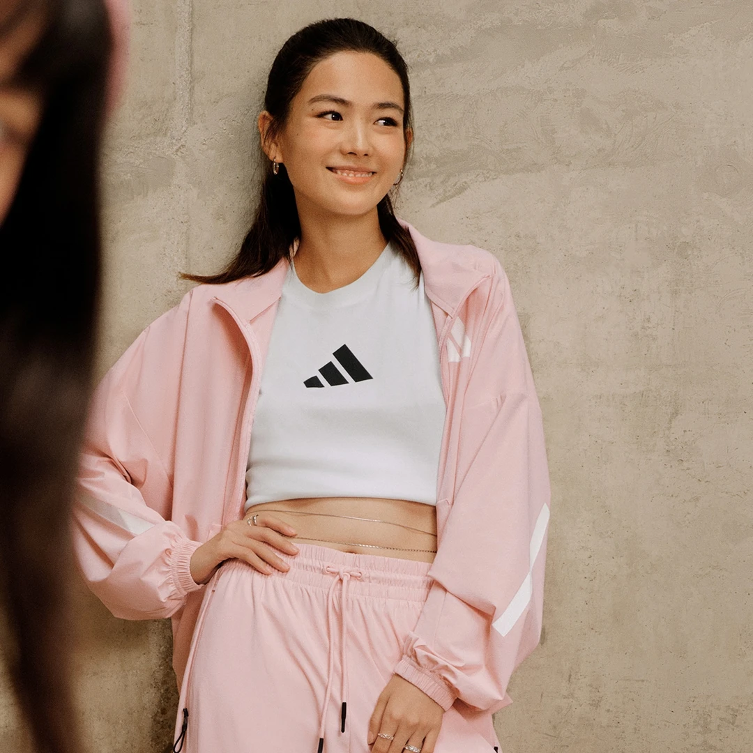 Adidas阿迪达斯女子黑标制服梭织运动休闲夹克粉红外套KE4883