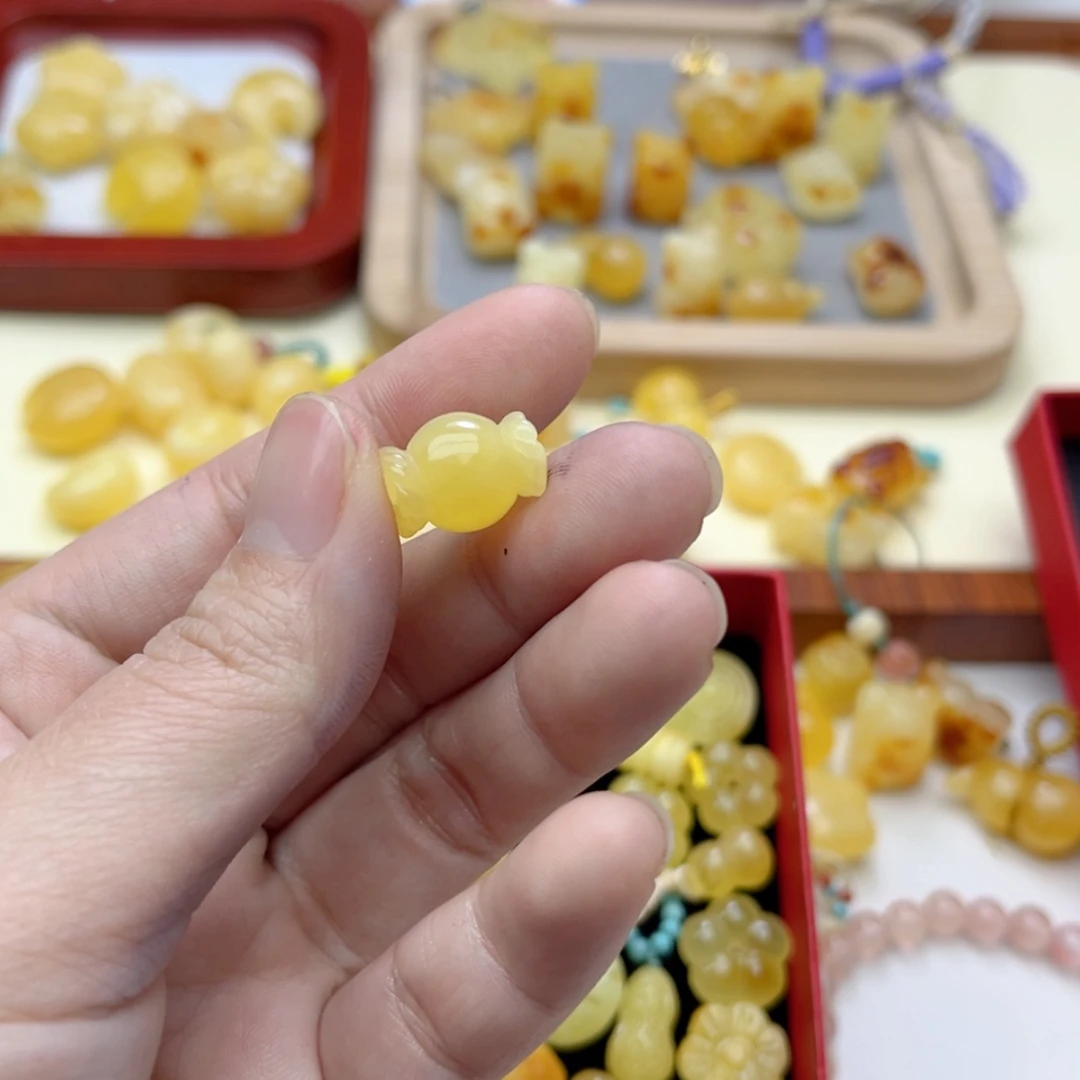 【闪购商品】蜜蜡裸石未镶嵌配饰