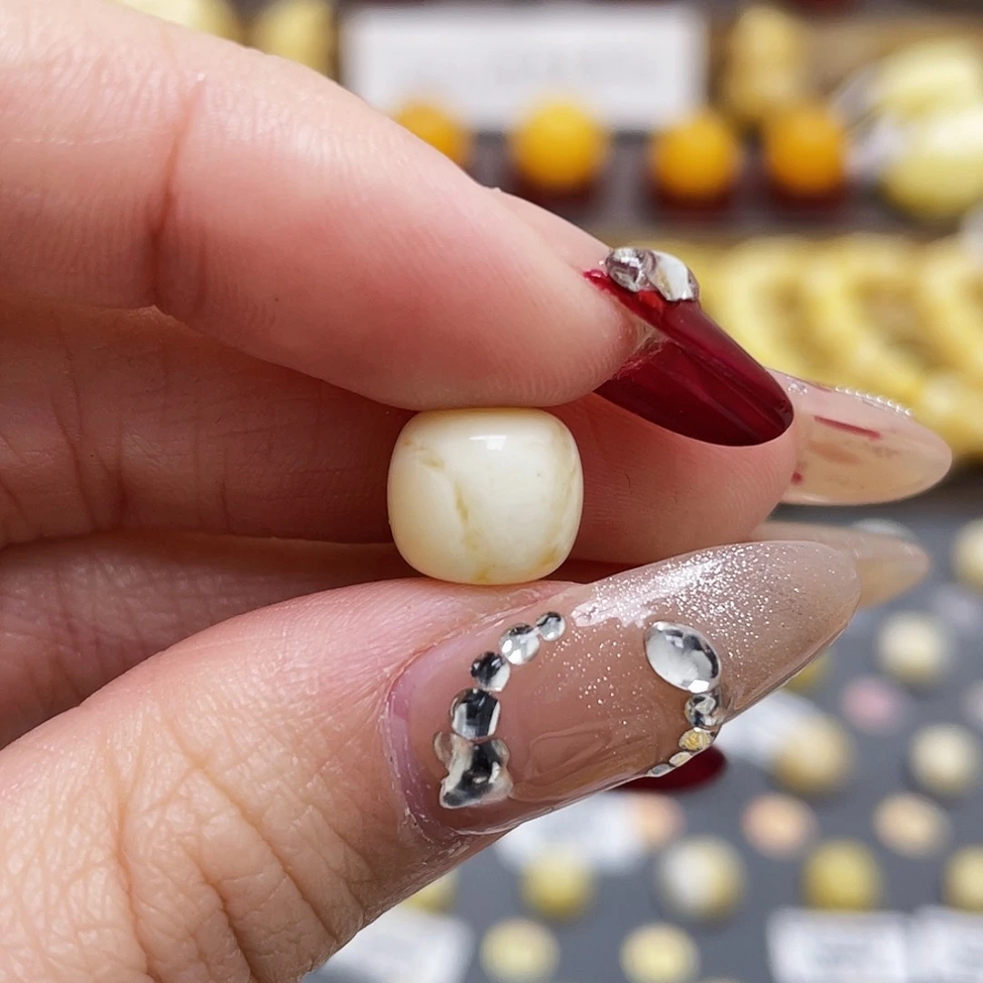 琥珀裸石未镶嵌蜜蜡老型9.8*8.8mm