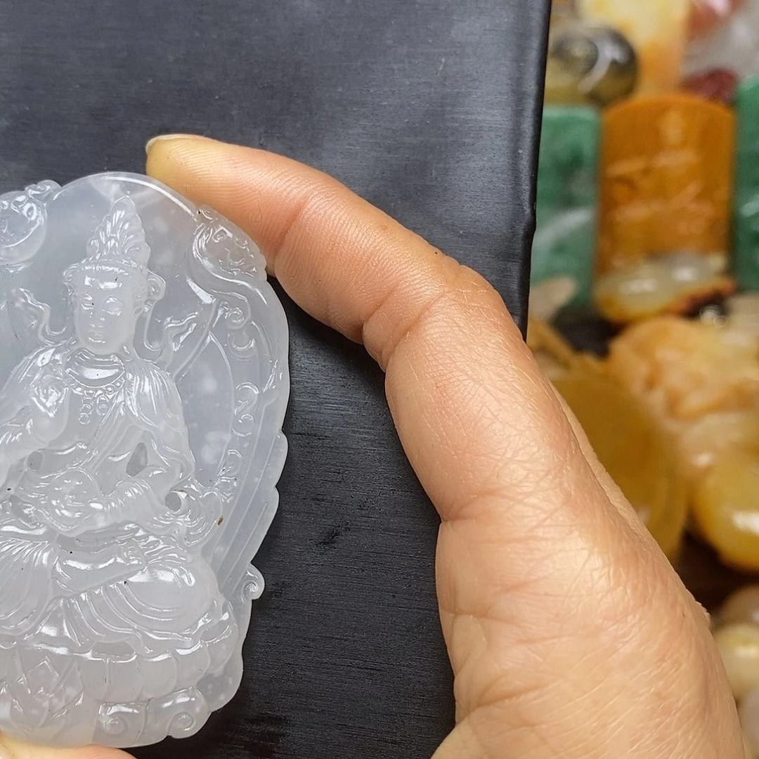 石英质玉（黄龙玉）颈饰未镶嵌