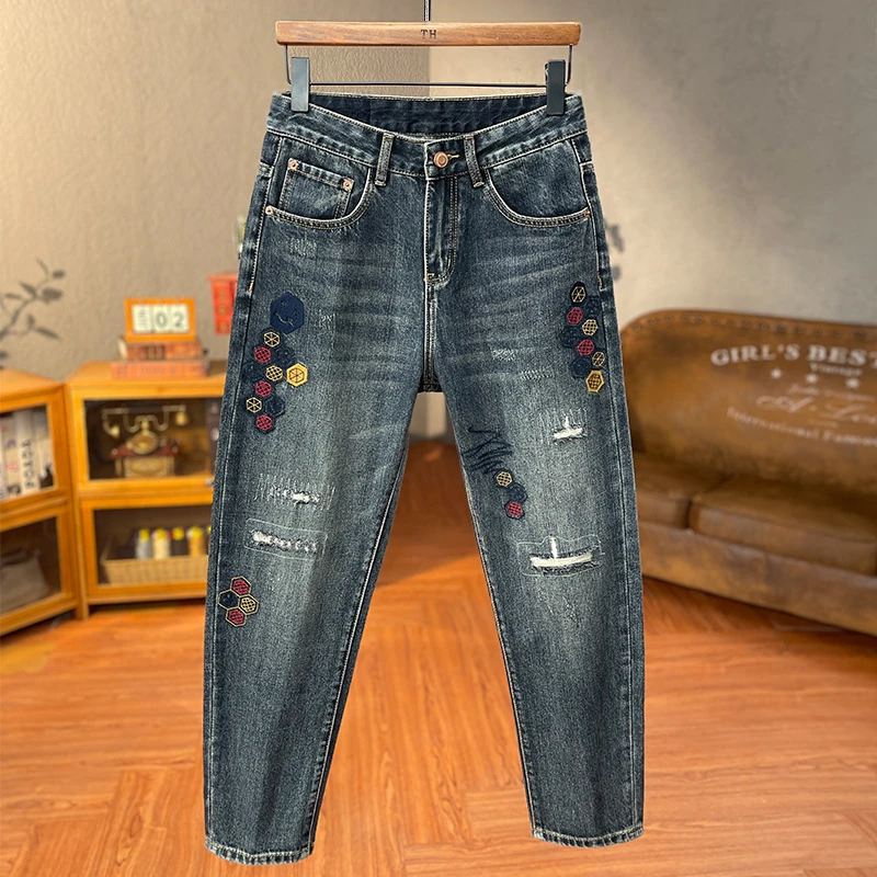 日系潮牌个性刺绣补丁微锥牛仔裤男秋冬款大码宽松小直筒无弹长裤