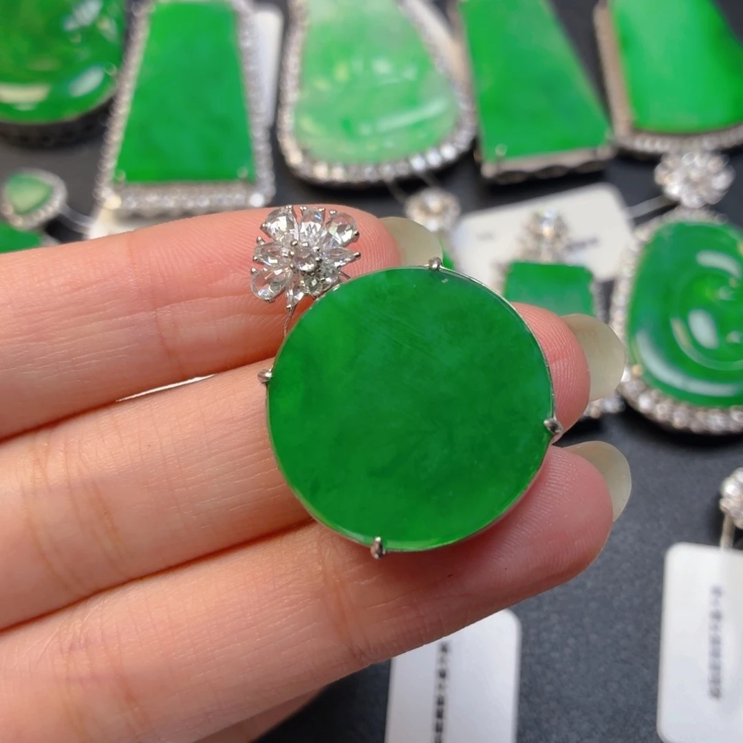 珍***珠翡翠银S925镶嵌颈饰