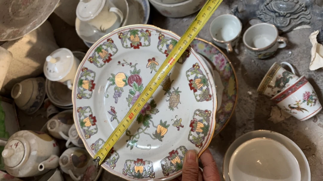 青花釉下彩人物主人杯  80毫升左右