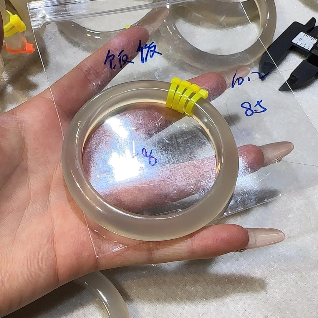 饭****玛瑙/玉髓未镶嵌手镯