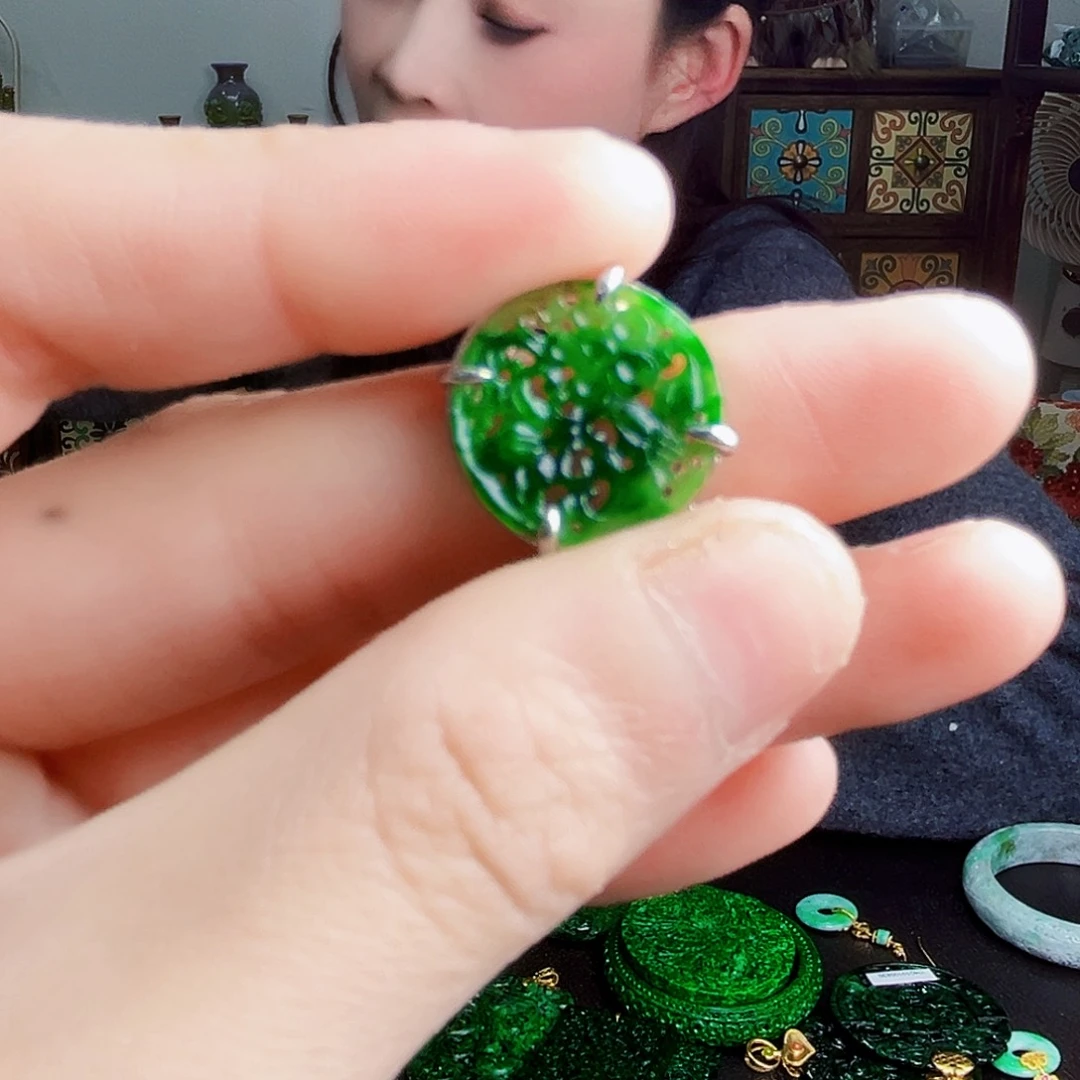 颈饰银S925镶嵌翡翠