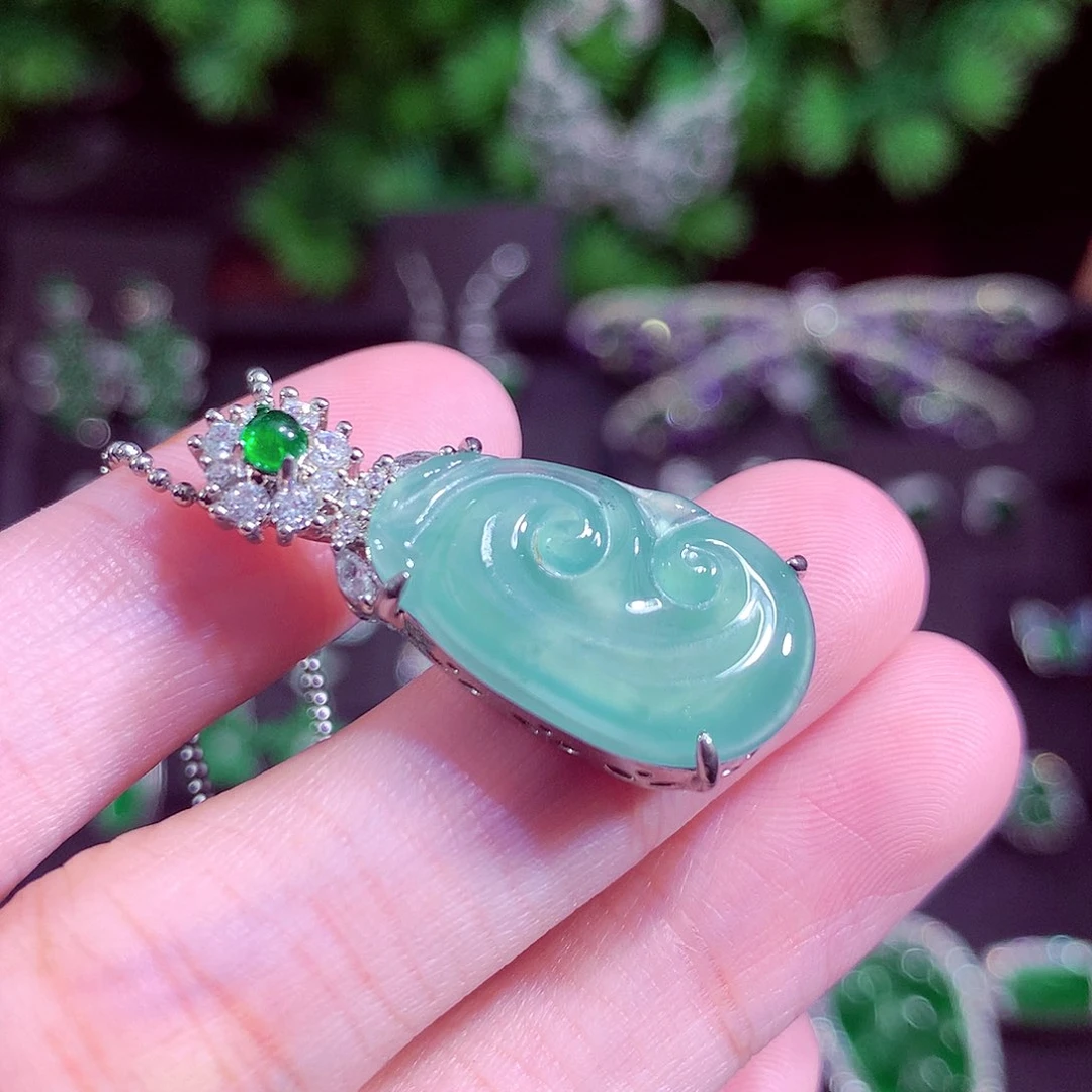 颈饰未镶嵌翡翠天然