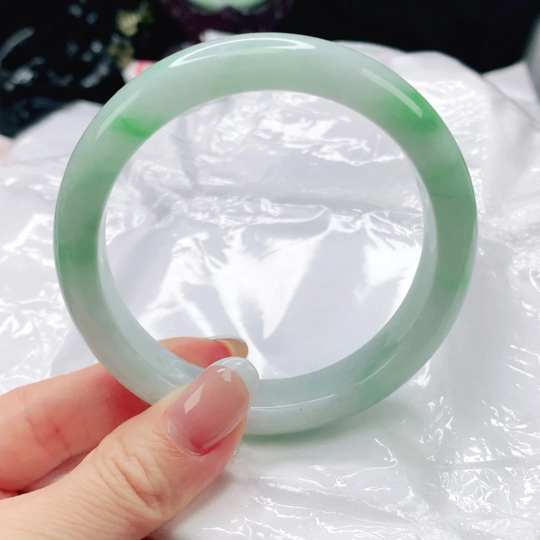 翡翠手镯未镶嵌缅甸天然A货翡翠