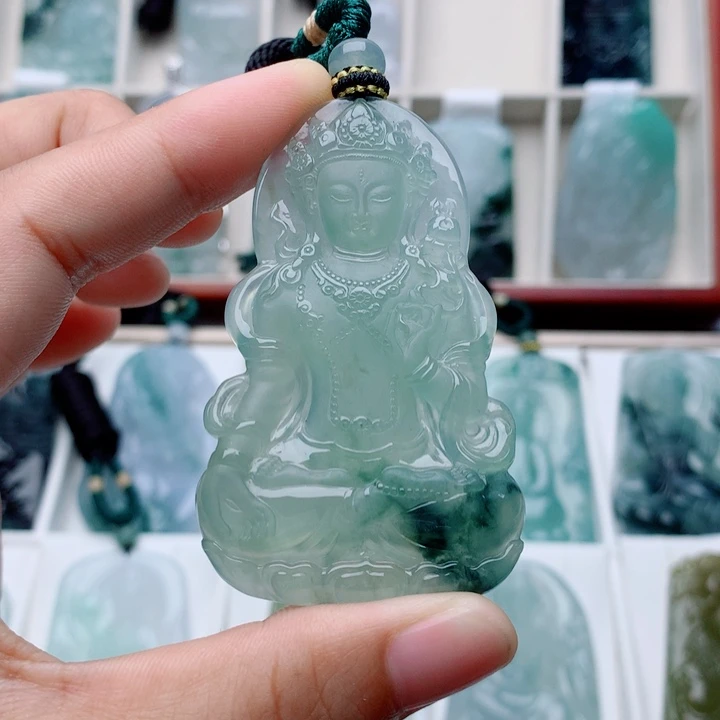 翡翠未镶嵌颈饰心*扬