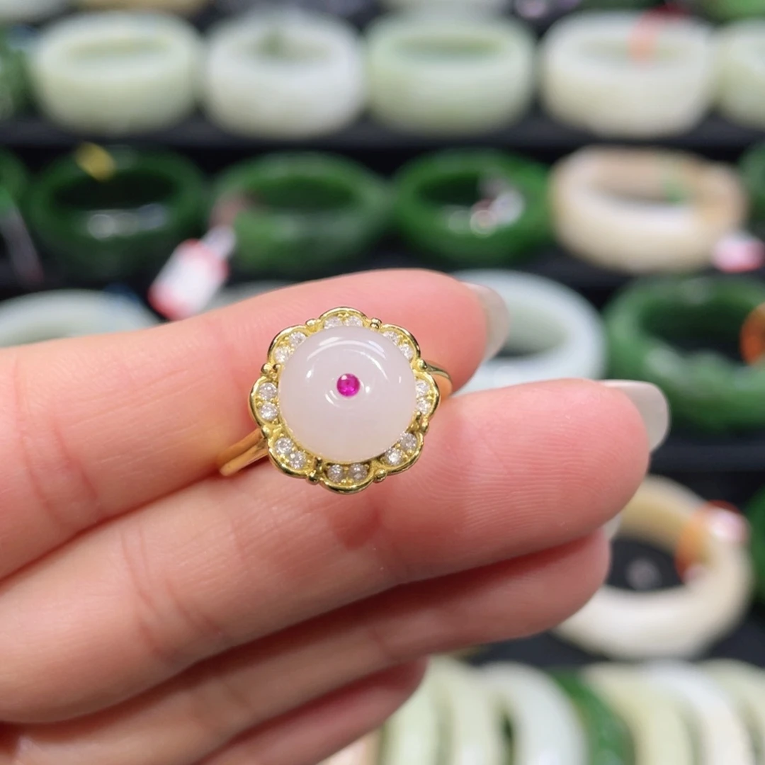 未镶嵌戒指和田玉