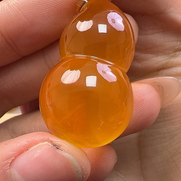 蜜蜡未镶嵌珠宝奇石