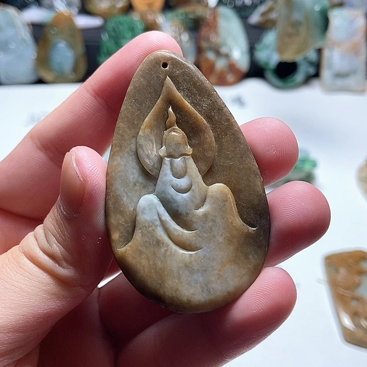 翡翠未镶嵌颈饰a货