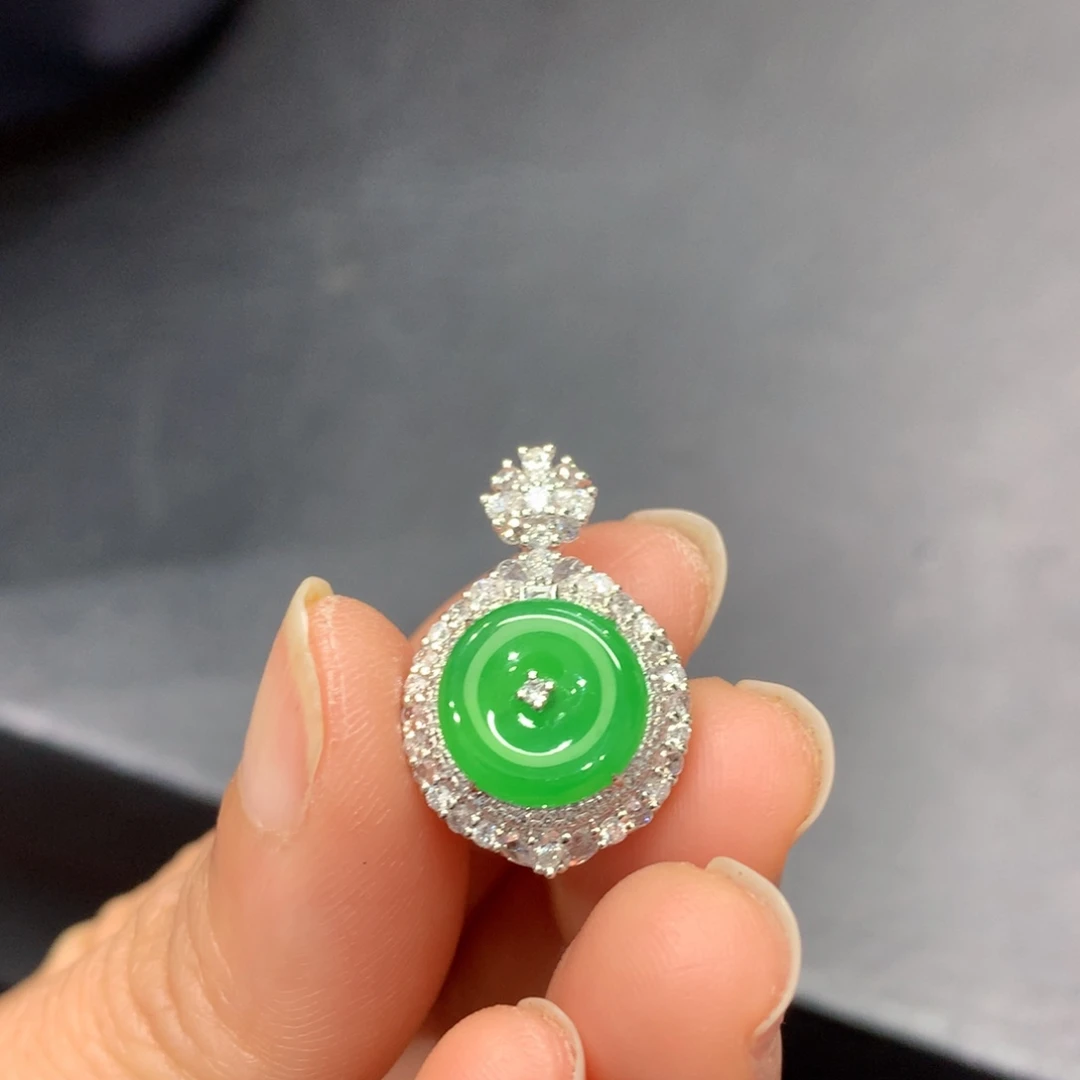 翡翠18K金镶嵌吊坠(不含链)