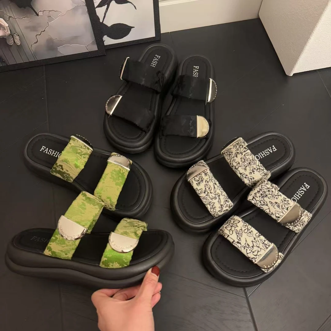 厚底国风一字金属扣凉拖鞋2025夏季新款外穿时尚百搭软底舒适网红