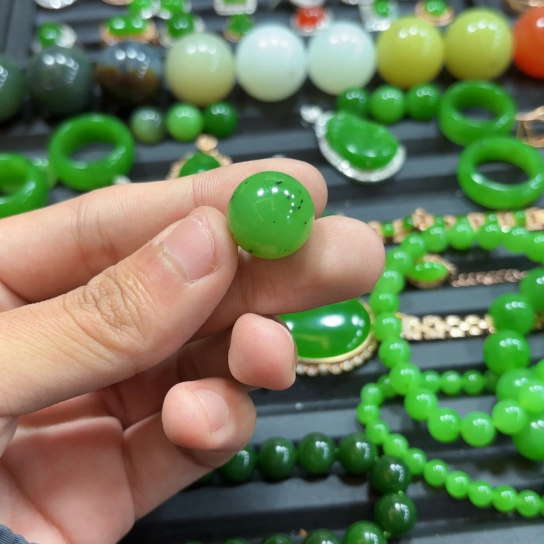 和田玉（碧玉）单珠未镶嵌H****ጿ