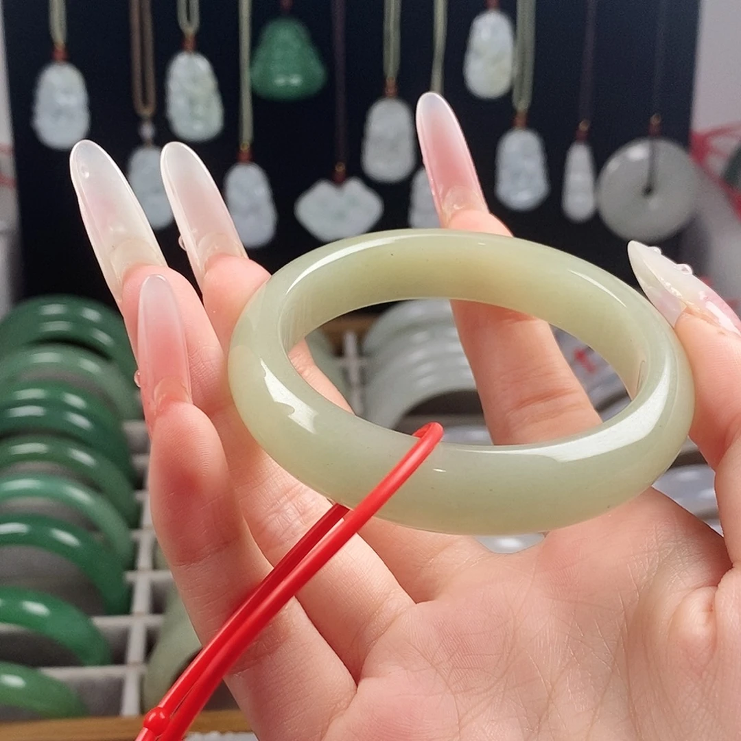 东陵石未镶嵌手镯