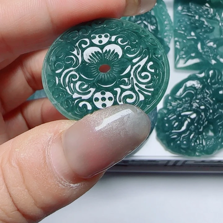 翡翠未镶嵌颈饰345664566