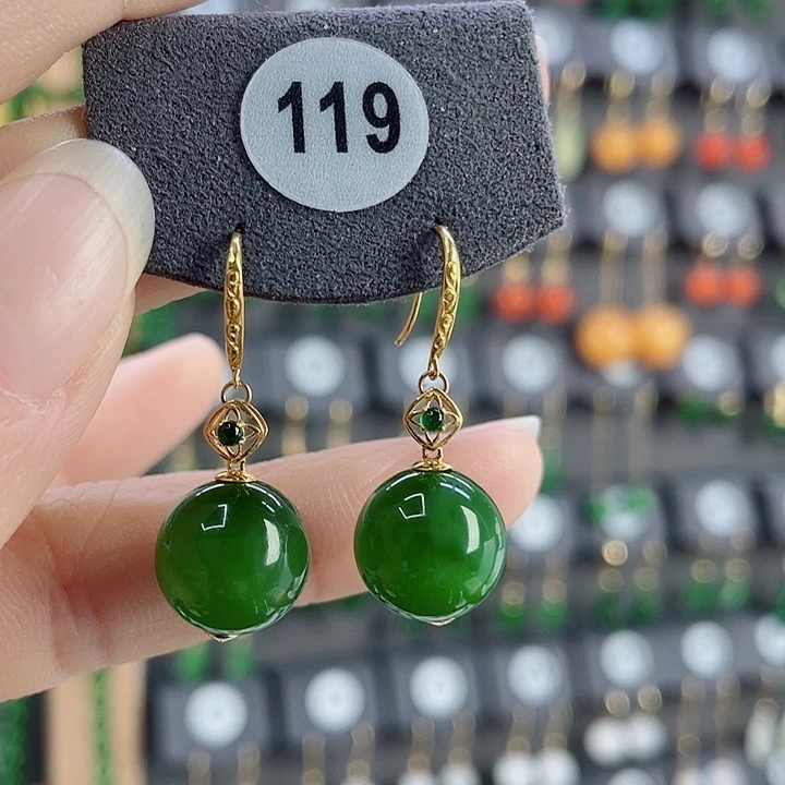 18K金镶嵌和田玉耳饰