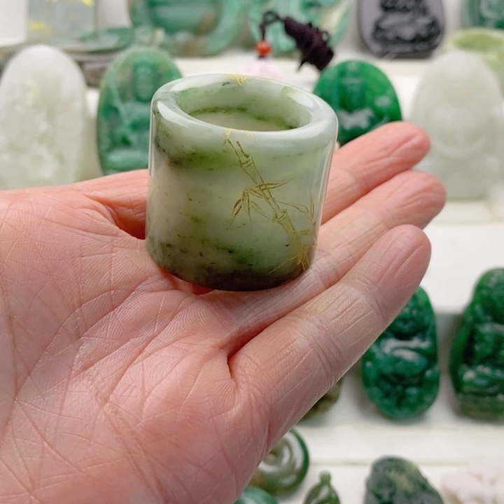 独山玉未镶嵌颈饰