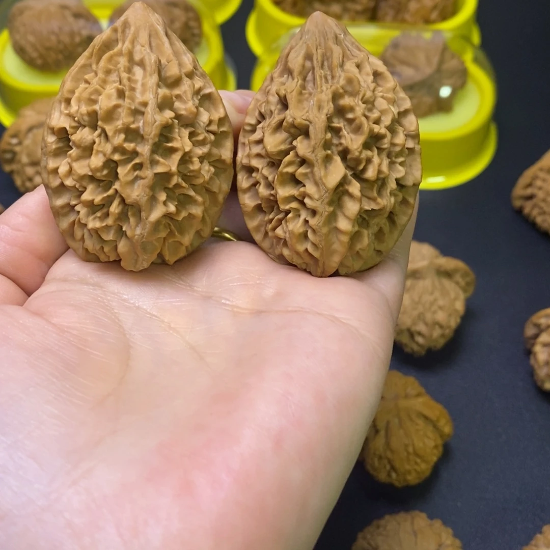 文玩核桃吊坠招财鼠