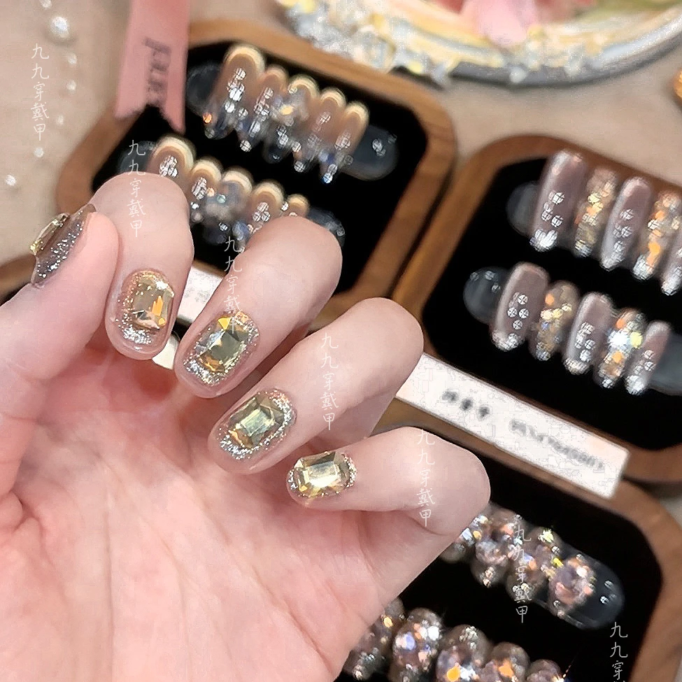 香槟方糖 手工穿戴甲秋冬香槟钻气质显白光疗美甲可拆卸穿戴甲