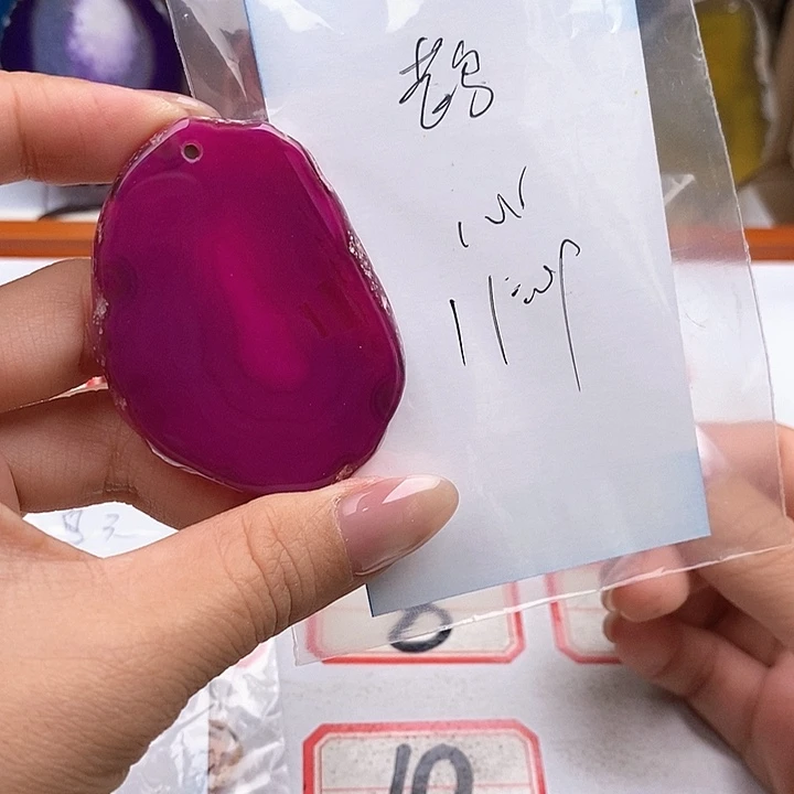 鹊***缘合金颈饰玛瑙/玉髓