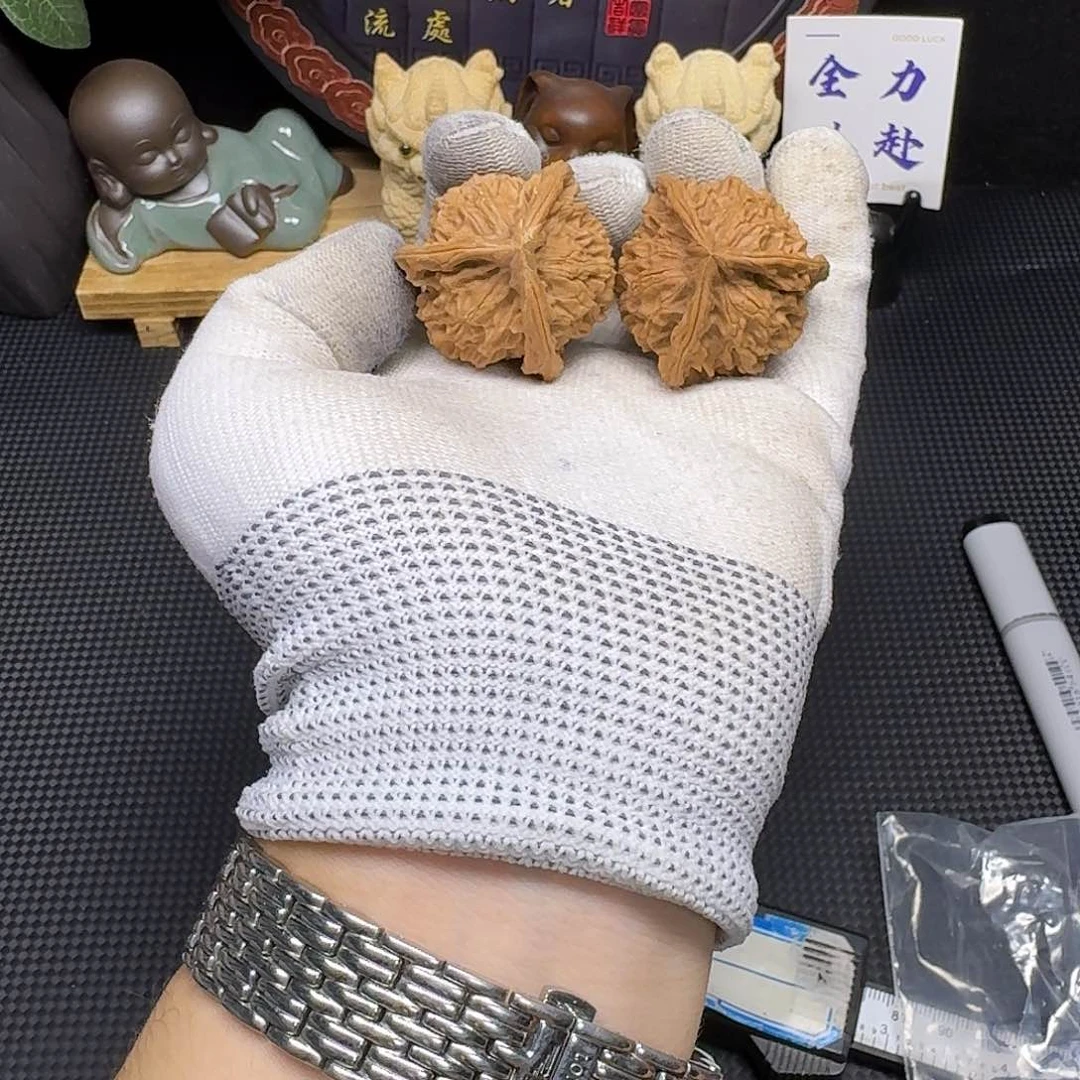 文玩核桃吊坠啊****啊三棱1111