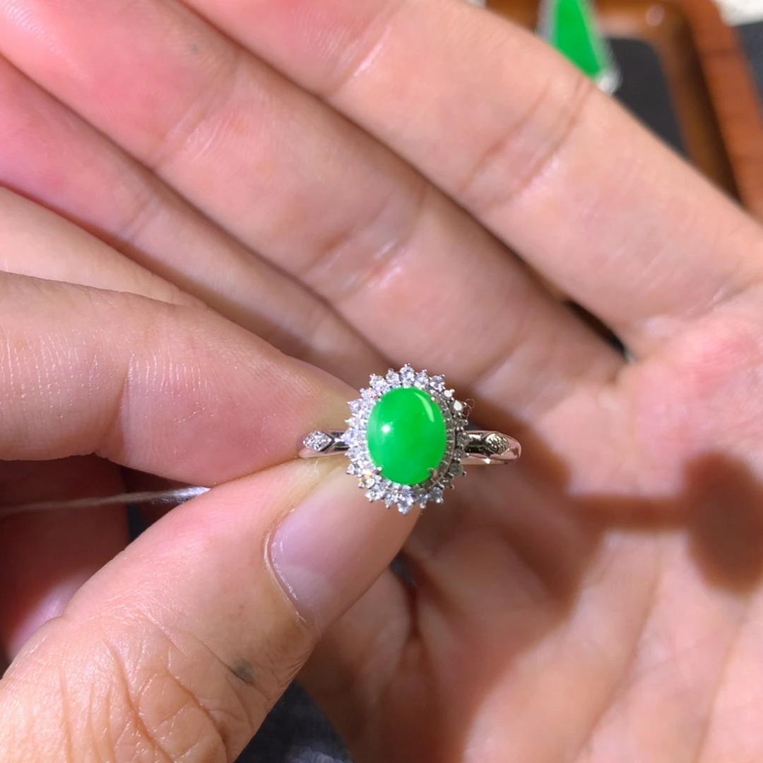 翡翠18K金镶嵌戒指翡翠