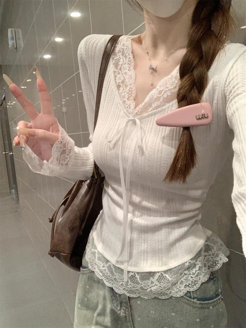 秋款韩系纯欲V领蕾丝边褶皱提花设计感长袖打底衫女内搭T恤上衣女