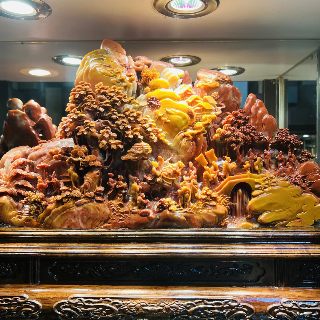 寿山石老林石芙蓉老挝石鸡血石印章