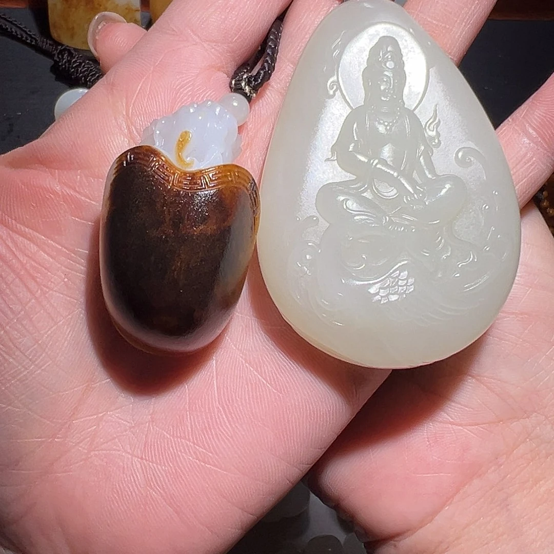 暗***迷颈饰未镶嵌和田玉