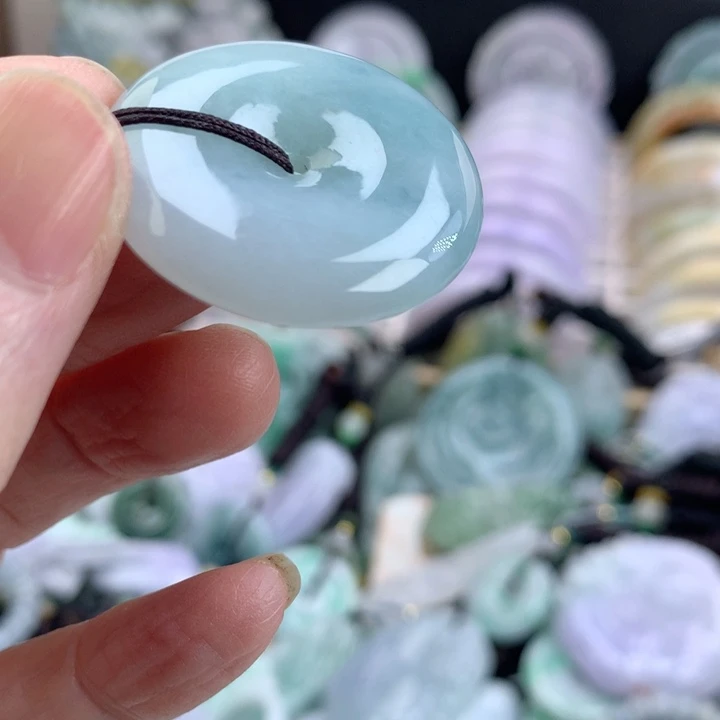 翡翠颈饰未镶嵌格*茂吊坠