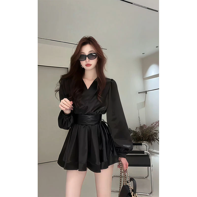 法式气质千金感缎面V领长袖收腰衬衫连衣裙早秋收腰小众休闲短裙