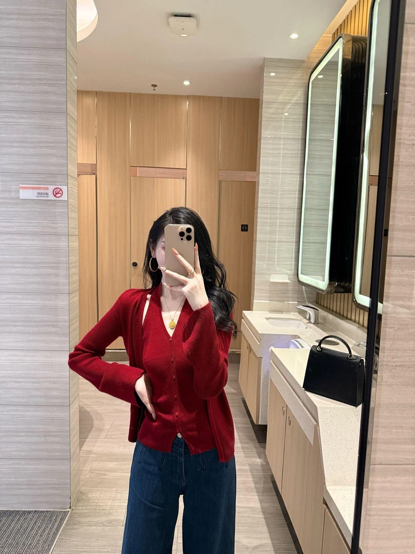 秋季新款长袖百搭老钱风女装通勤修身型毛针织衫开衫修身牛仔裤