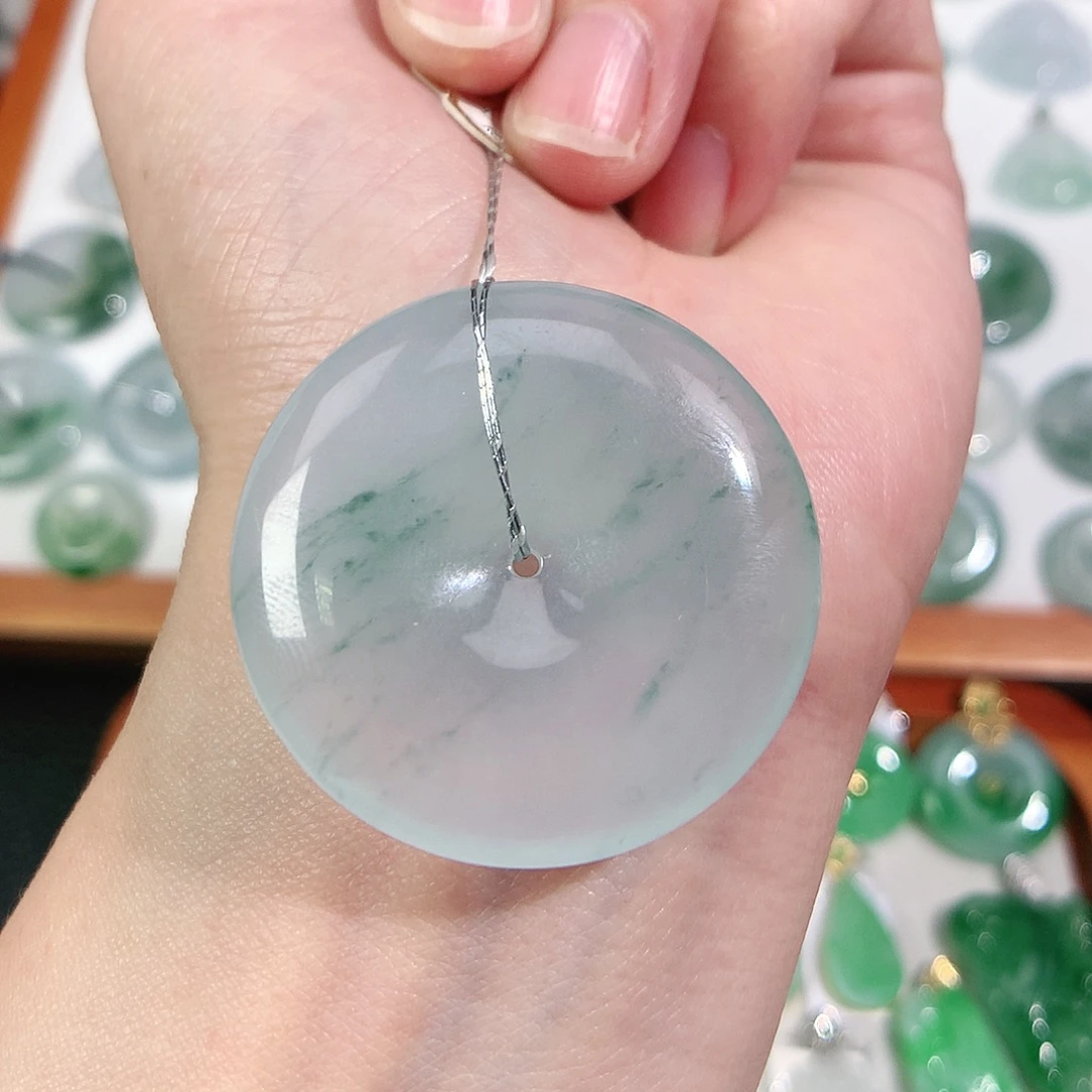 翡翠未镶嵌颈饰吊坠