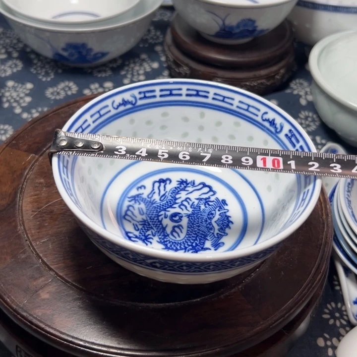 青花玲珑的5寸饭碗
