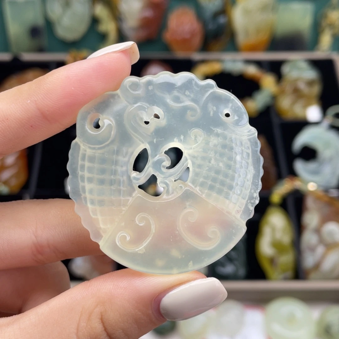 蛇纹石玉未镶嵌颈饰