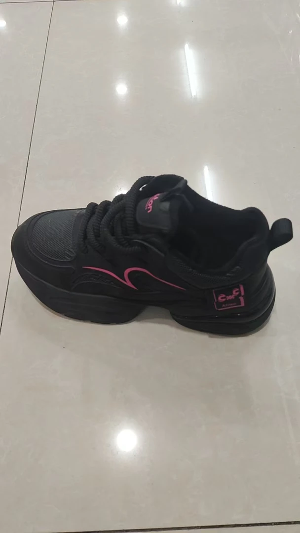 嘉禾凯霞服装超市实体店断码清仓休闲鞋