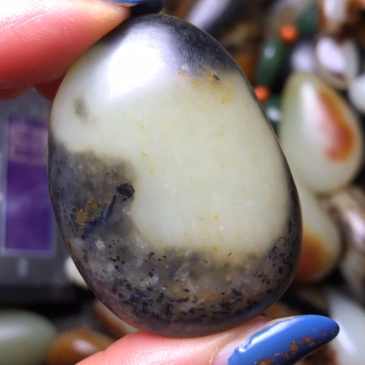 和田玉未镶嵌珠宝奇石