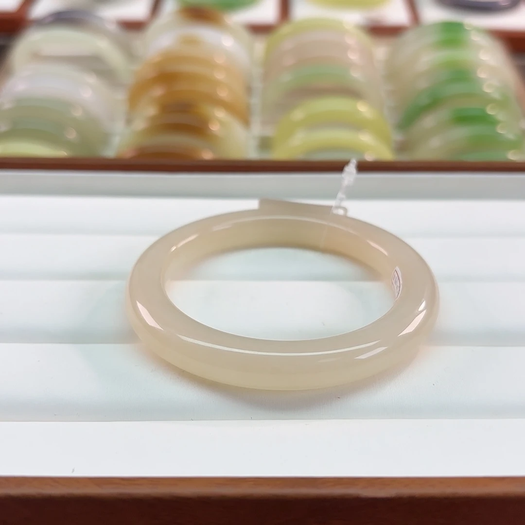 和田玉未镶嵌手镯【红粉】