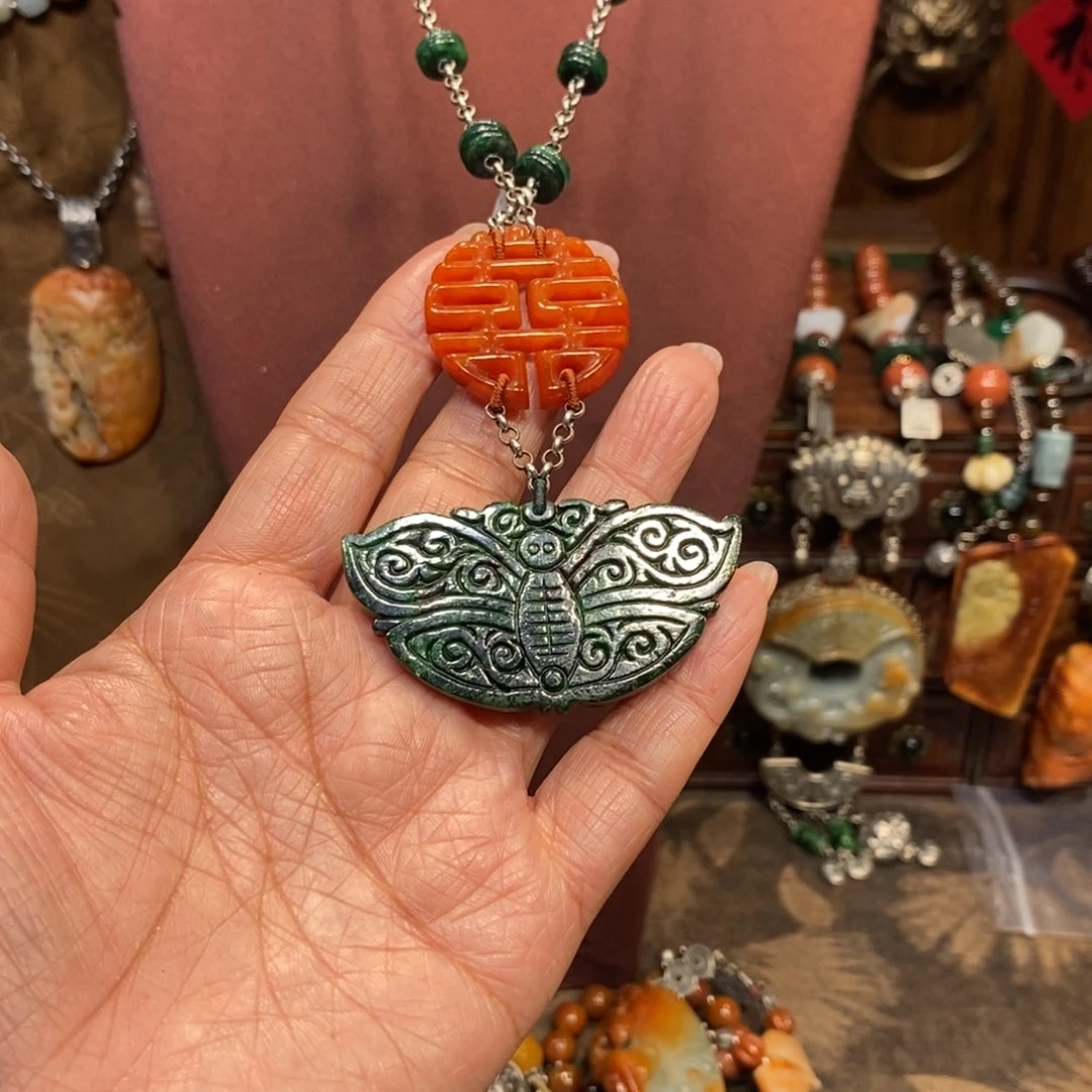 翡翠吊坠(赠链)未镶嵌