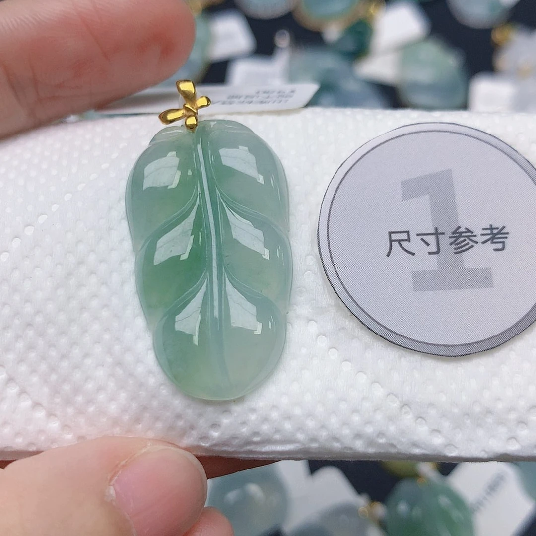 颈饰18K金镶嵌翡翠天然缅甸A货翡翠