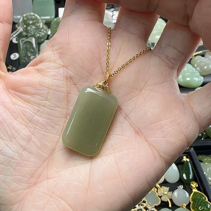 苏***曼和田玉银S925镶嵌颈饰