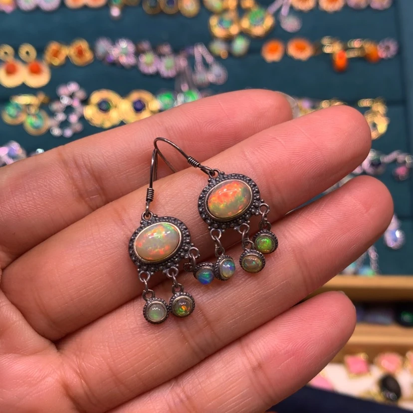 【闪购商品】欧泊欧泊耳钉银S925镶嵌咿***哟